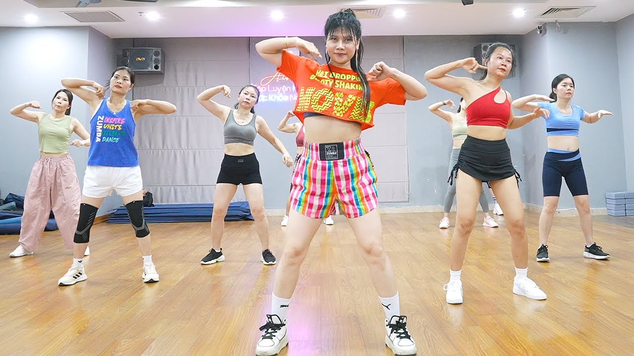 20 Minute Dance Workout At Home | Exercise To Lose Weight FAST | Zumba Class